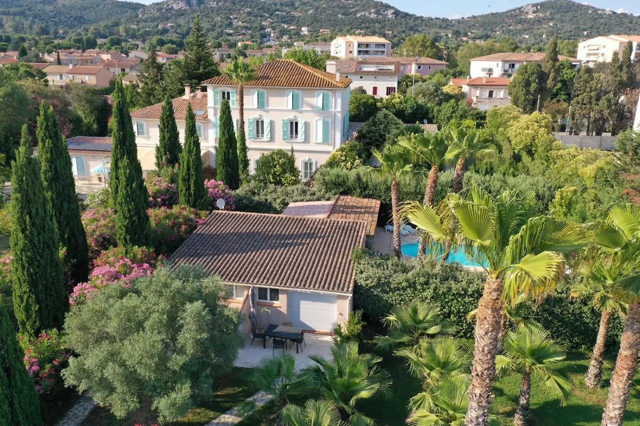 Domaine De L'Aufrene Bed and Breakfast Hyères Frankrijk