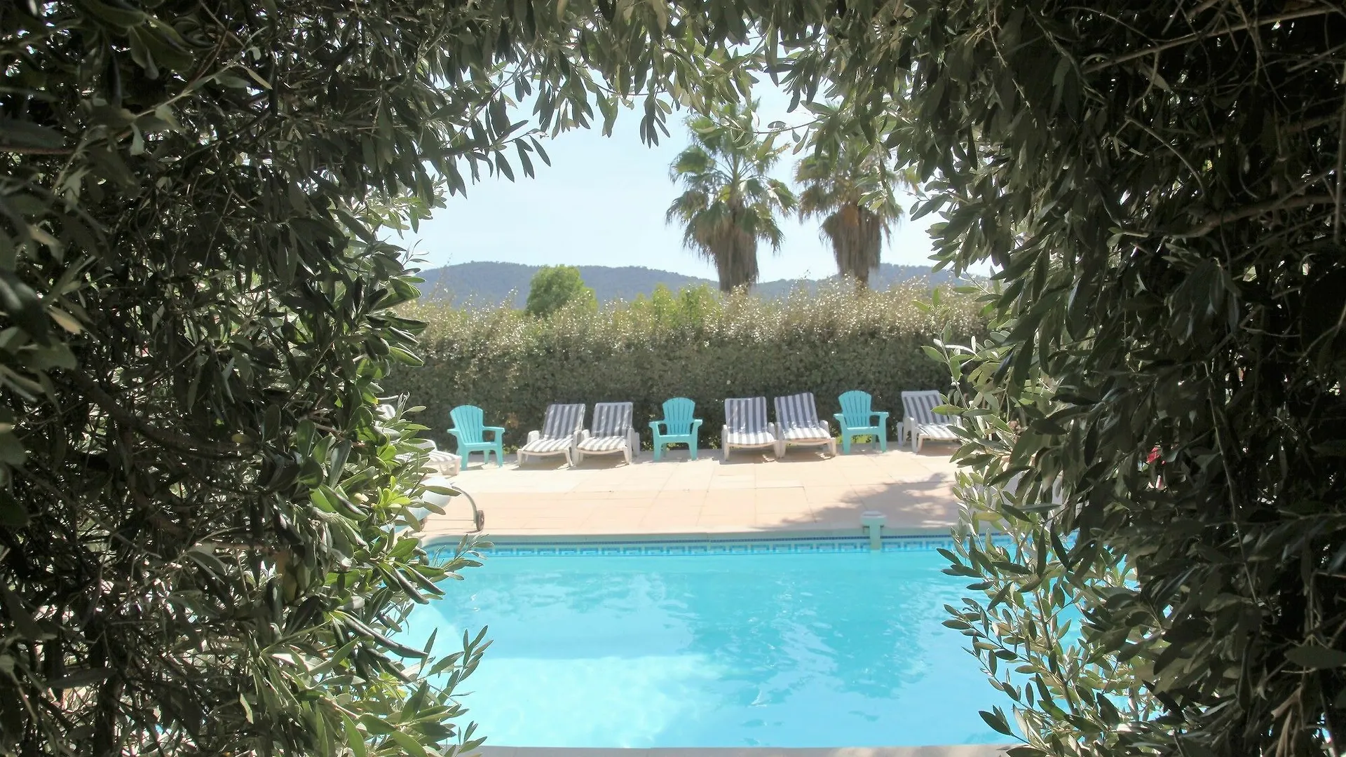 Domaine De L'Aufrene Bed and Breakfast Hyères 3*,