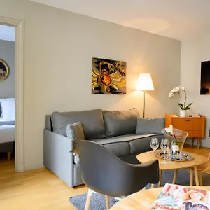 Helzear Champs-elysees Frankreich