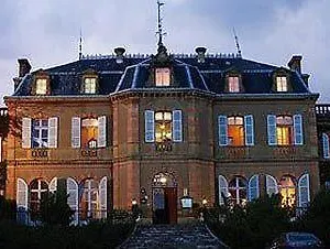 Chateau De Larroque Frankreich
