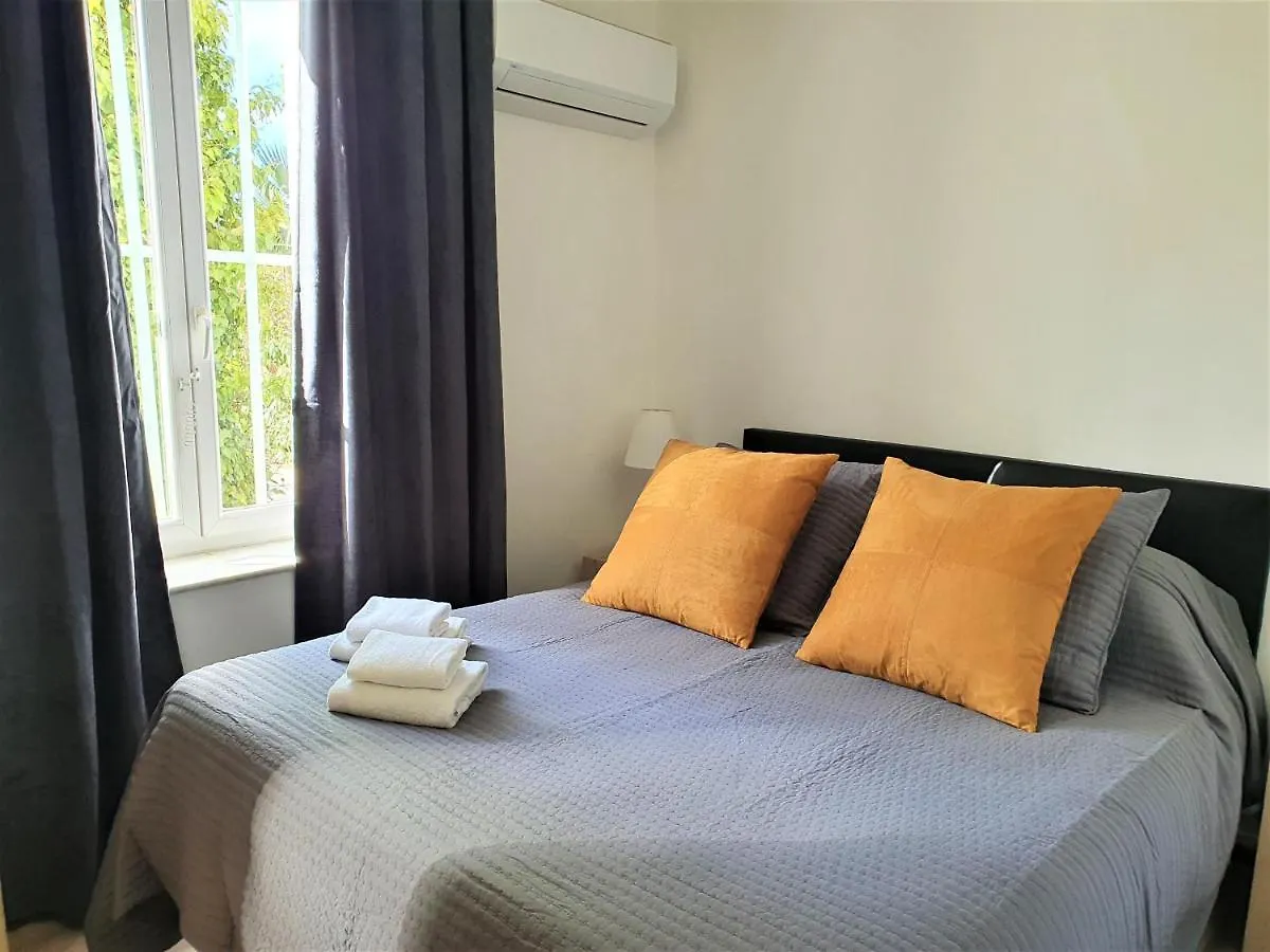 Bed and Breakfast Domaine De L'Aufrene Hyères Bed & Breakfast